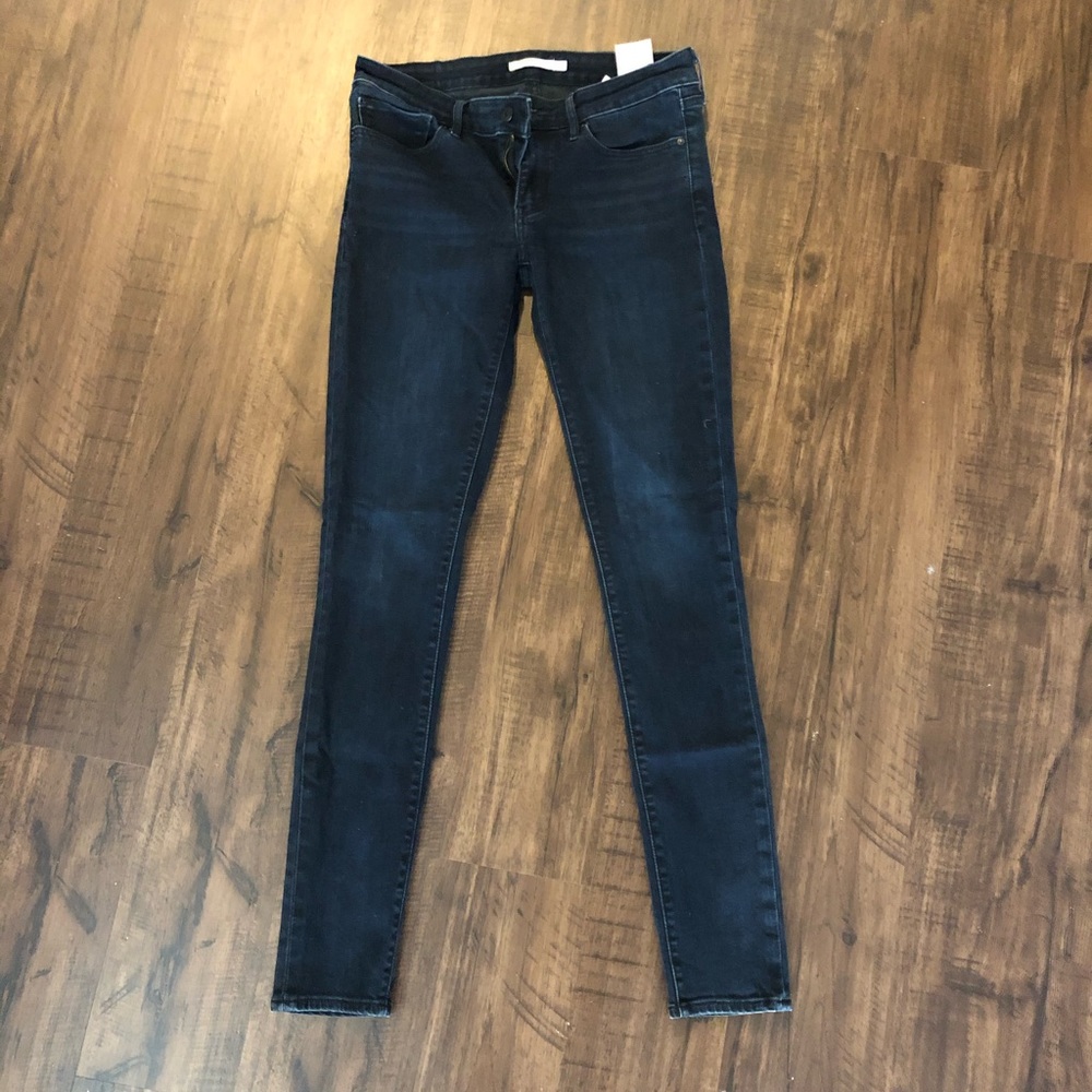 Levi’s 711 Skinny Dark Wash - Indigo